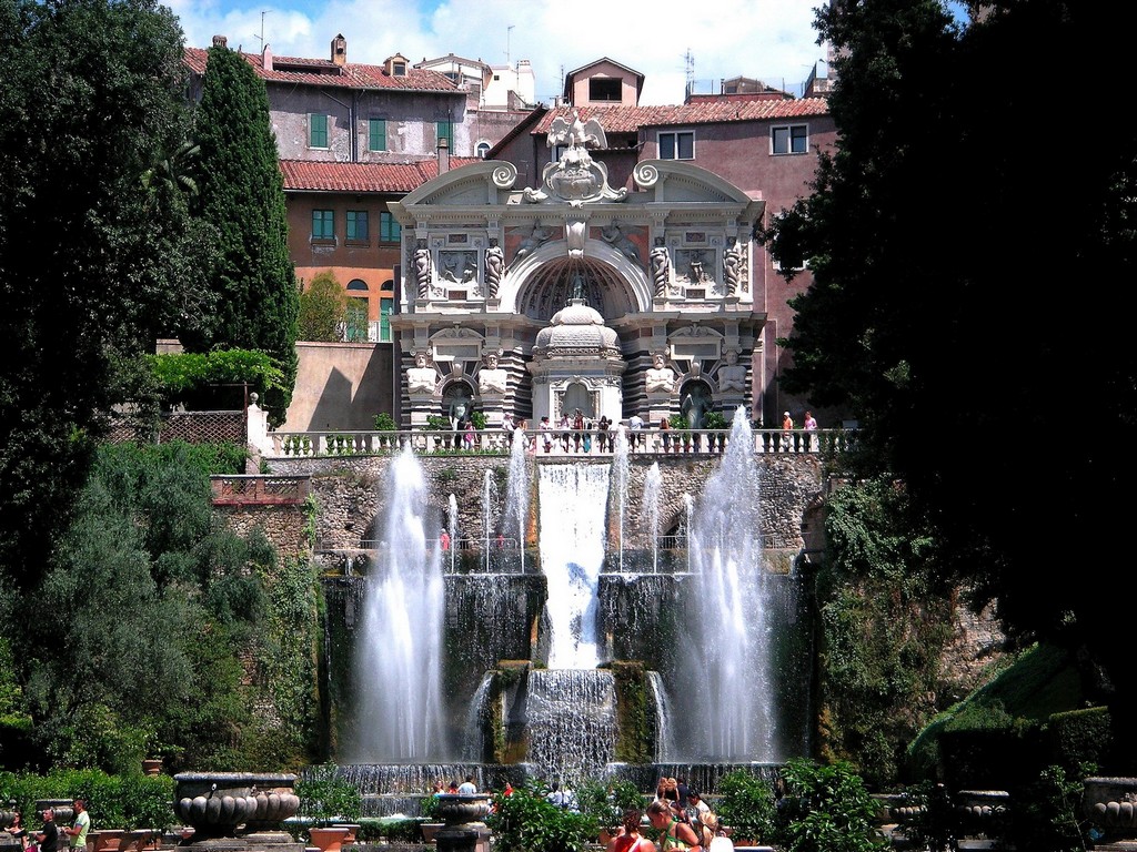 Fountain in Tivoli